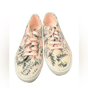 NWOT Superga Womens sneaker